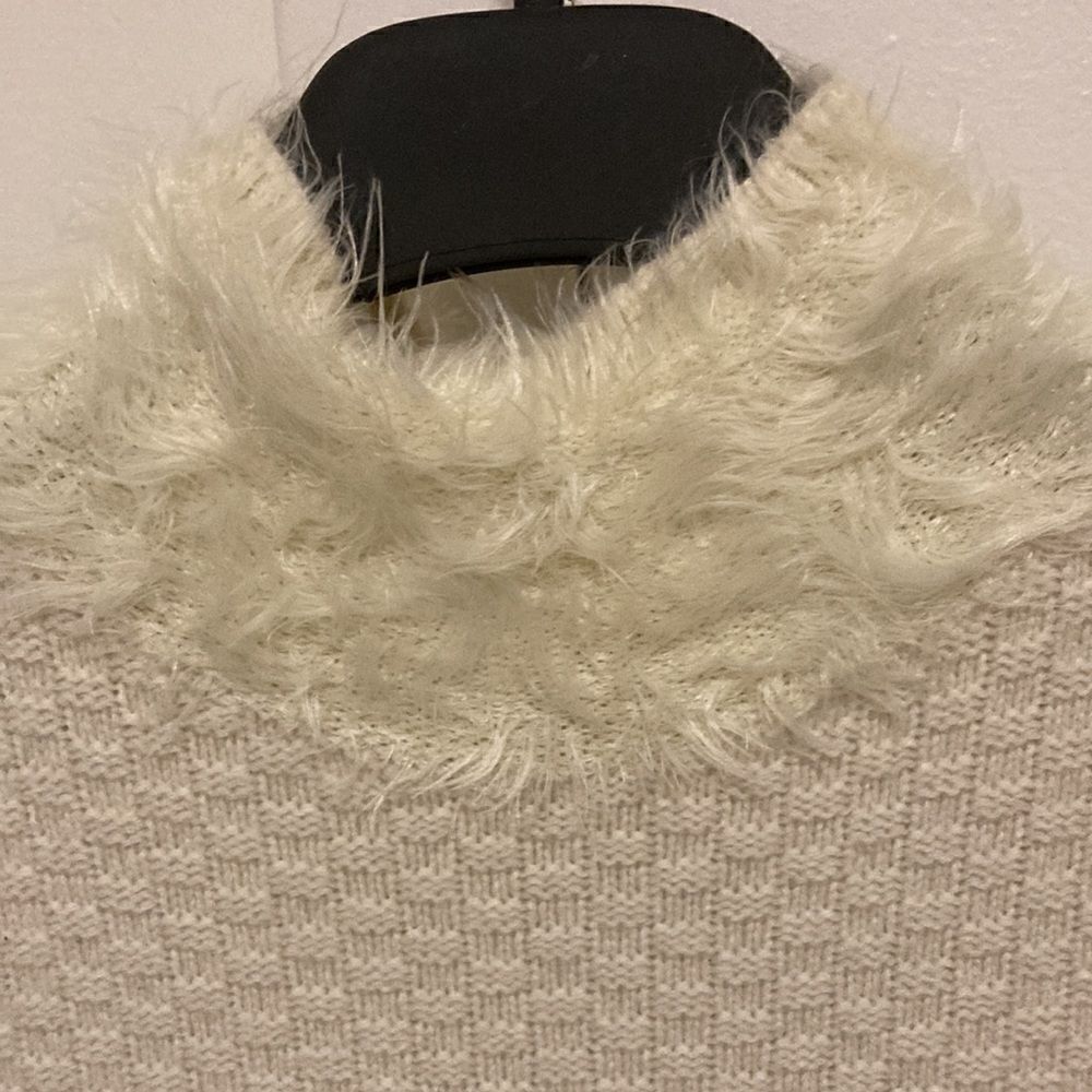 Diane Von Furstenberg Sleeveless Plush Knit Sweater Dress in Ivory / Silver. - Picture 6 of 10
